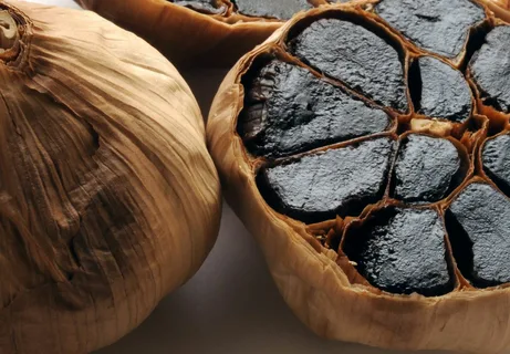 تصویر 4 از سیر سیاه خارجی با اصالت مشخص با رنگ طبیعی و ظاهر سالم